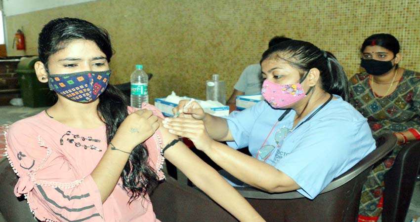 मेगा वैक्सीनेशन: इस अभियान से टीकाकरण का लक्ष्य साधेगा स्वास्थ्य विभाग मेगा वैक्सीनेशन: इस अभियान से टीकाकरण का लक्ष्य साधेगा स्वास्थ्य विभाग